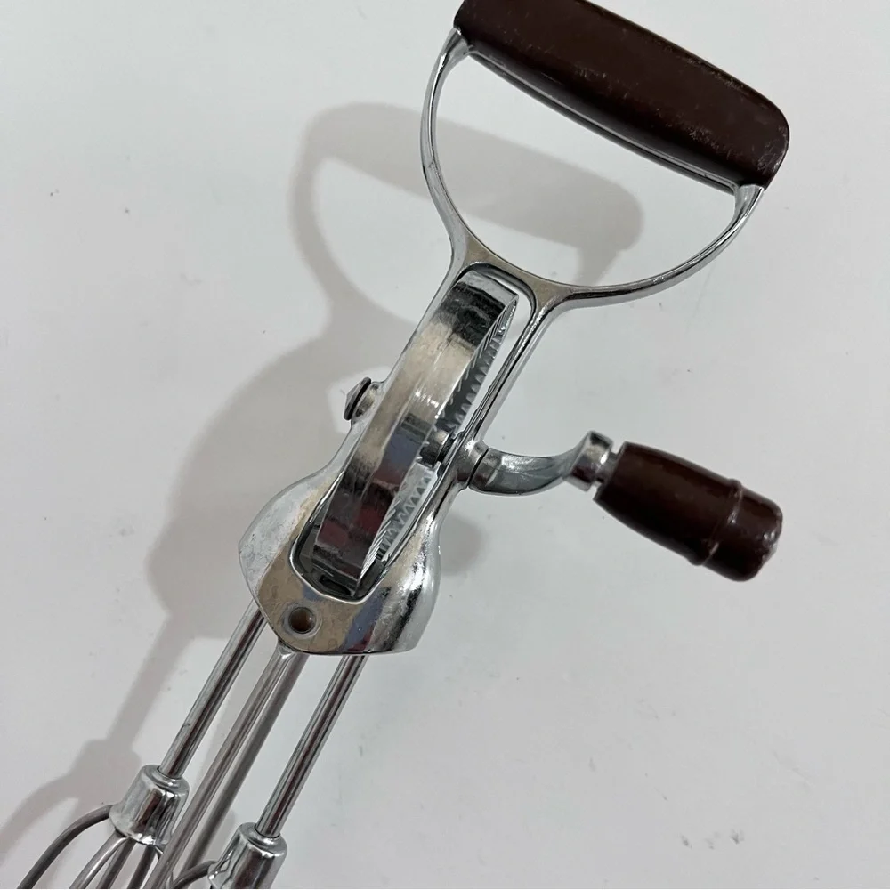Vintage Classic Stainless Steel Hand Crank Mixer Egg Beater